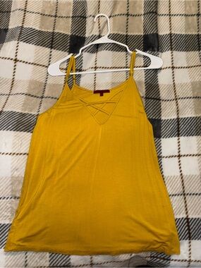 Buckle Yellow Crisscross V-Neck Tank Top